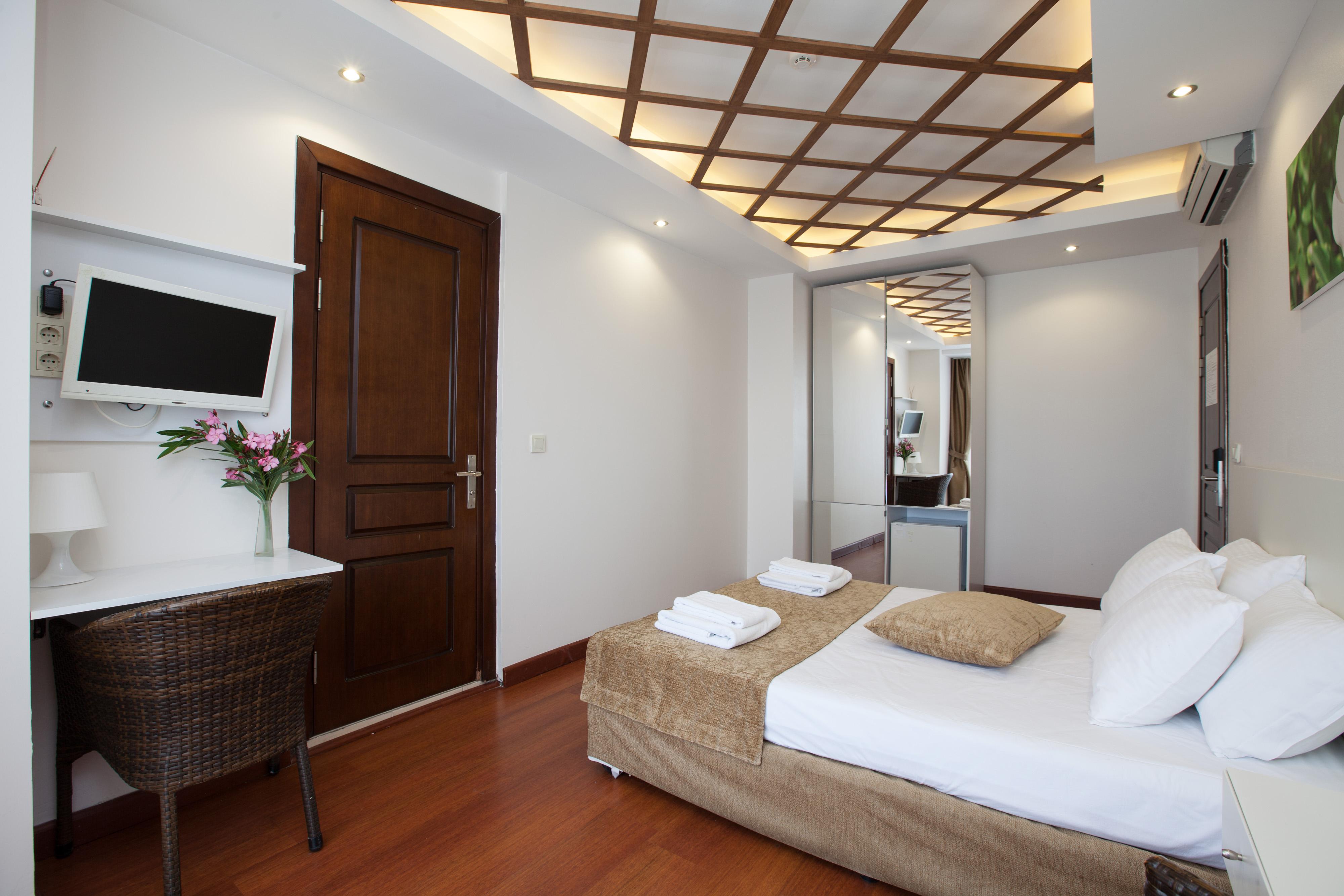 บึยึกาดา คอมฟอร์ต โอเต็ล Hotel อดาลาร์ ภายนอก รูปภาพ