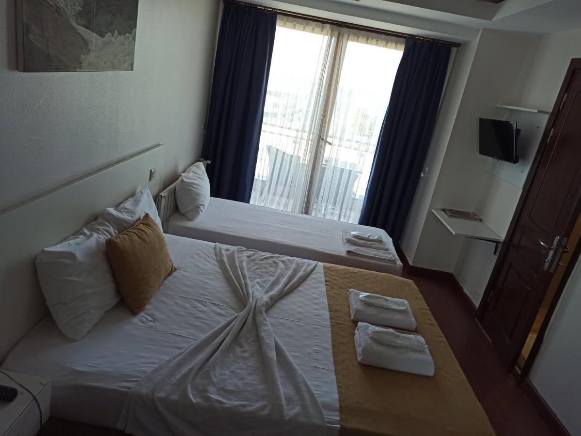 บึยึกาดา คอมฟอร์ต โอเต็ล Hotel อดาลาร์ ภายนอก รูปภาพ