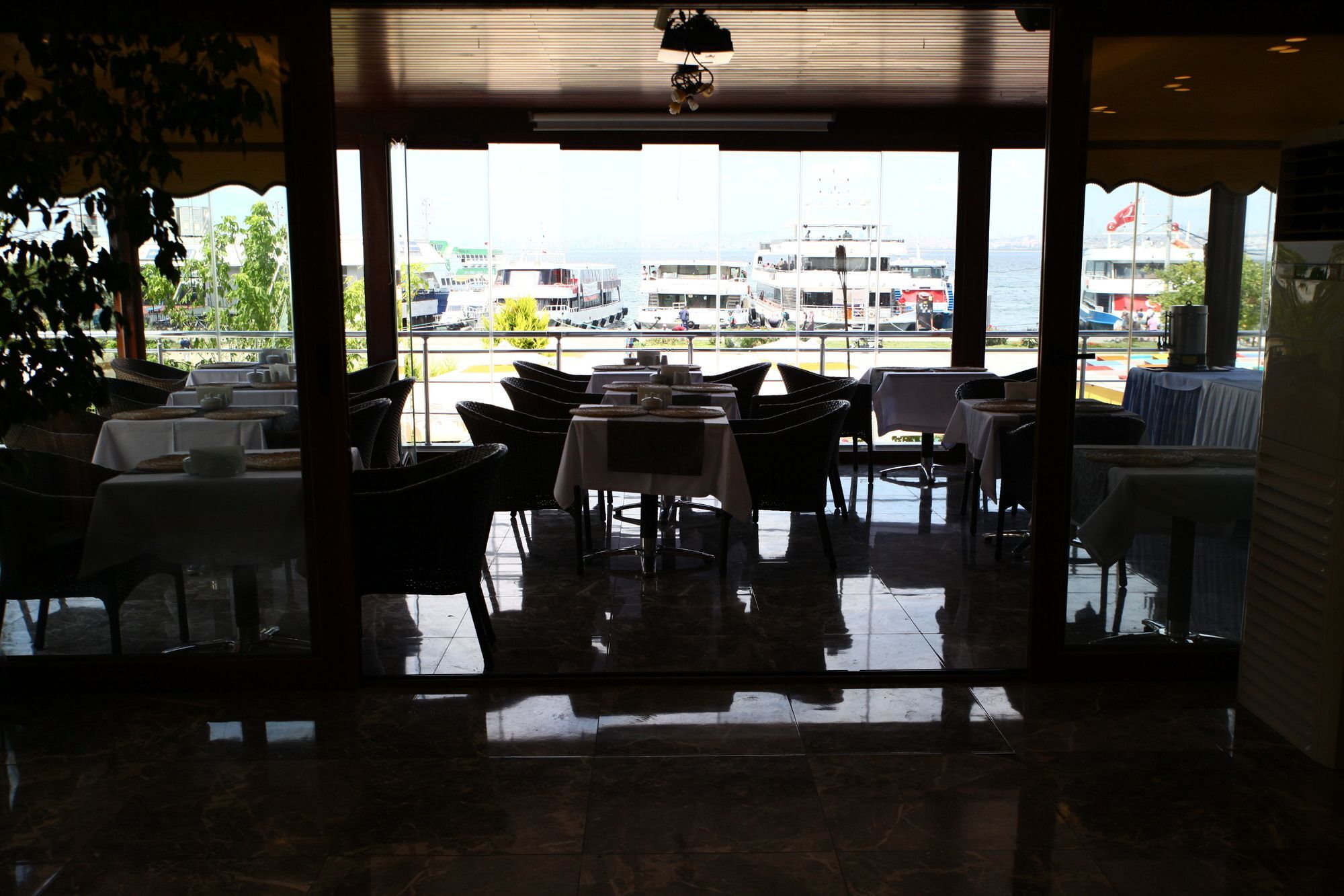 บึยึกาดา คอมฟอร์ต โอเต็ล Hotel อดาลาร์ ภายนอก รูปภาพ